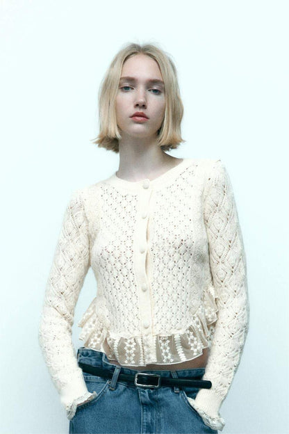 Effortlessly Elegant Cardigan with a Timeless Design