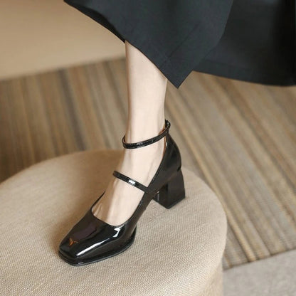 Classic Vintage Shoes with a Flattering Fit