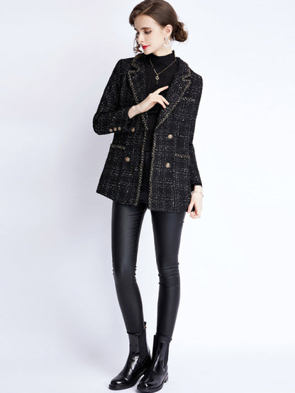 Effortlessly Elegant Jacket with a Timeless Design