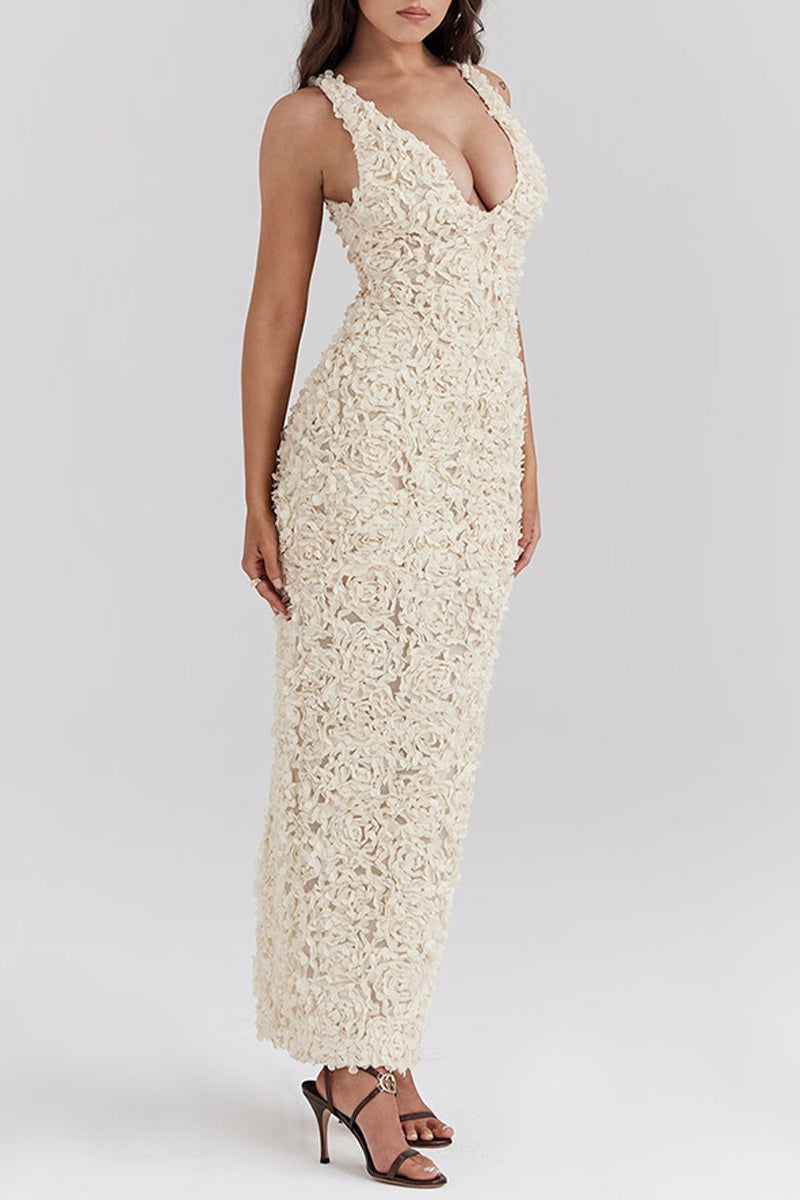 Beautifully Finished Dress in a Timeless Design