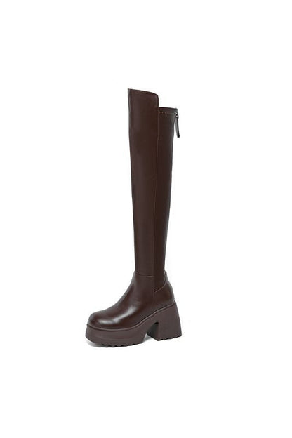 Effortlessly Elegant Boots with a Timeless Design