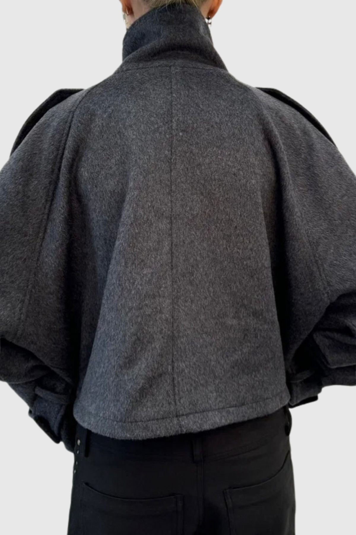 Effortlessly Elegant Jacket with a Timeless Design