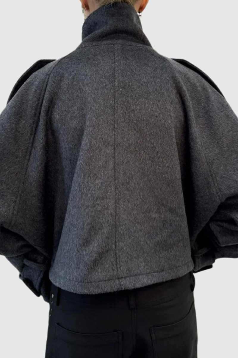 Effortlessly Elegant Jacket with a Timeless Design