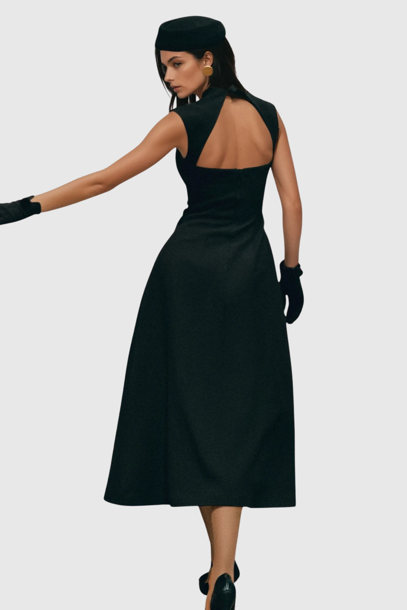 Effortlessly Elegant Dress with a Timeless Design