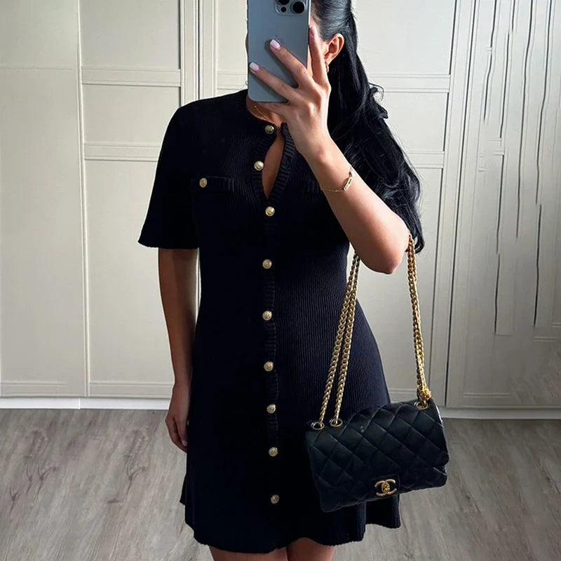 Classic Vintage Dress with a Flattering Fit
