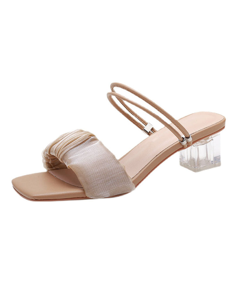 Well Tailored Sandals with a Graceful Silhouette