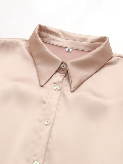 Effortlessly Elegant Pants with a Timeless Design