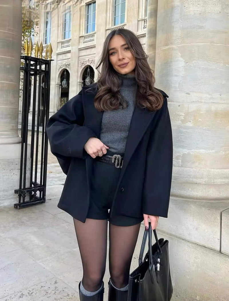Well Tailored Coat with a Graceful Silhouette