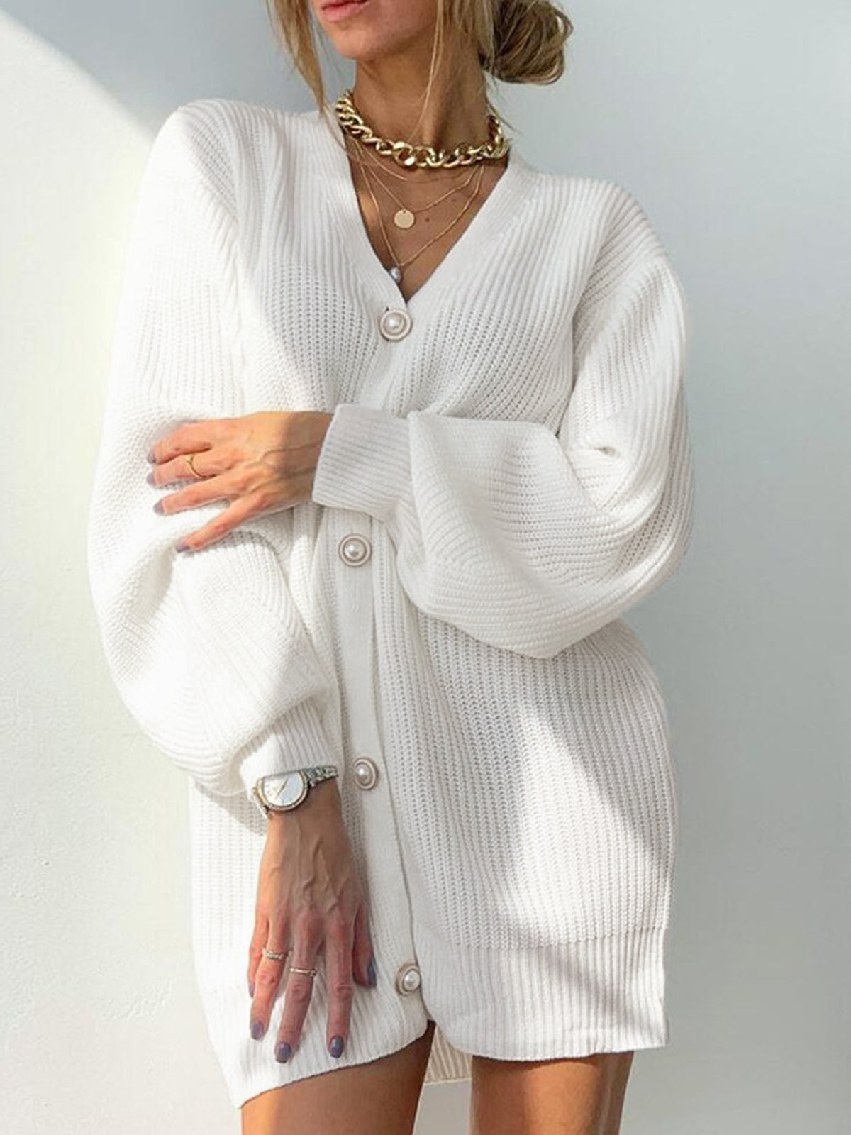 Effortlessly Elegant Cardigan with a Timeless Design