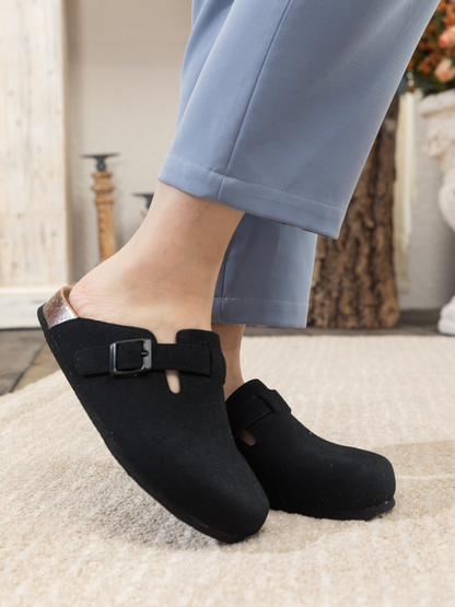 Sophisticated Garment with a Clean Classic Look