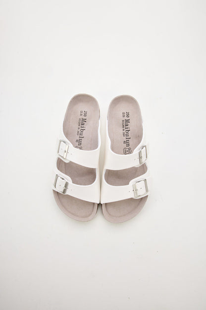 Effortlessly Elegant Garment with a Timeless Design