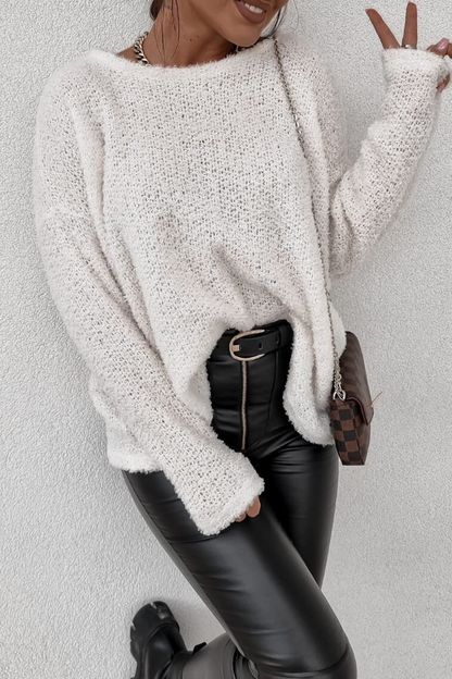 Well Tailored Top with a Graceful Silhouette