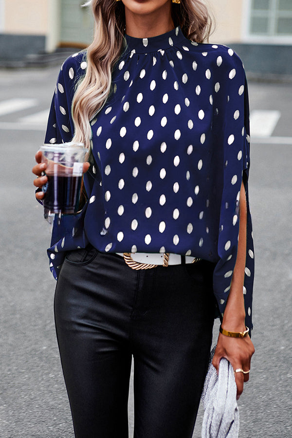 Effortlessly Elegant Blouse with a Timeless Design