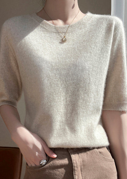 Effortlessly Elegant Sweater with a Timeless Design