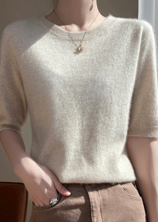 Effortlessly Elegant Sweater with a Timeless Design