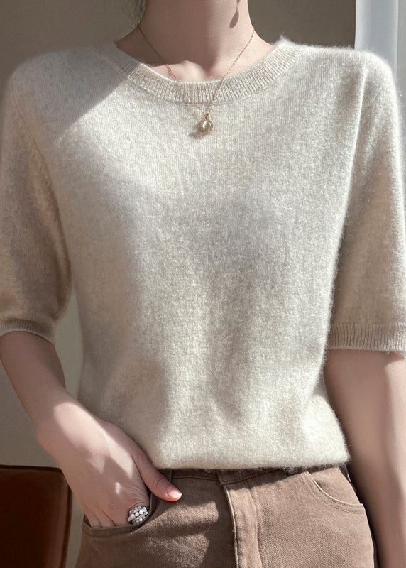Effortlessly Elegant Sweater with a Timeless Design