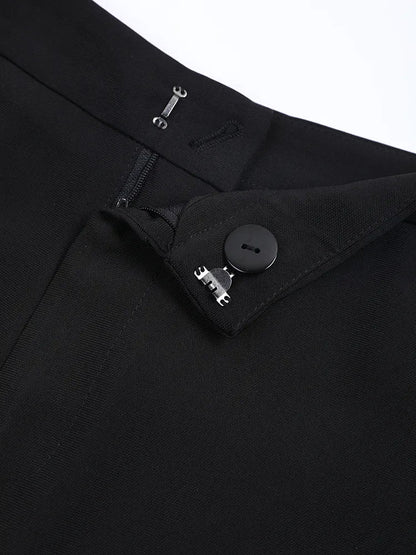 Effortlessly Elegant Pants with a Timeless Design