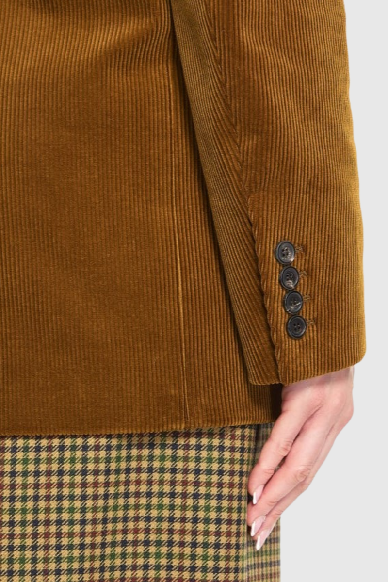 Gracefully Styled Garment for Any Occasion