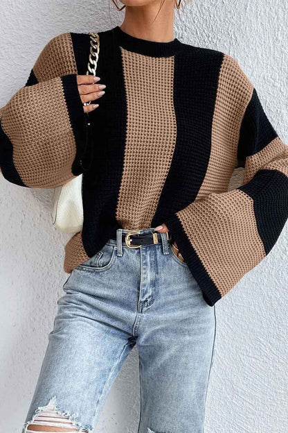 Well Tailored Sweater with a Graceful Silhouette