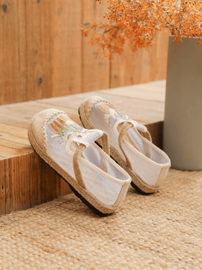 Beautifully Finished Garment in a Timeless Design