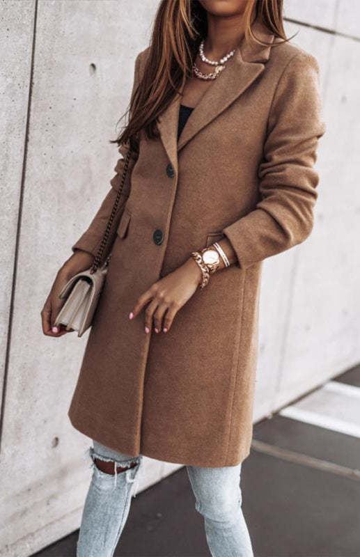 Effortlessly Elegant Coat with a Timeless Design