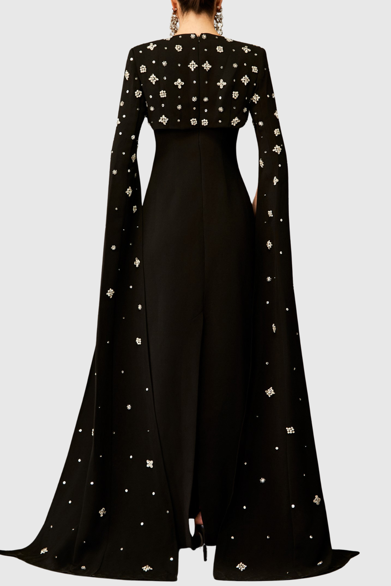 Gracefully Styled Dress for Any Occasion