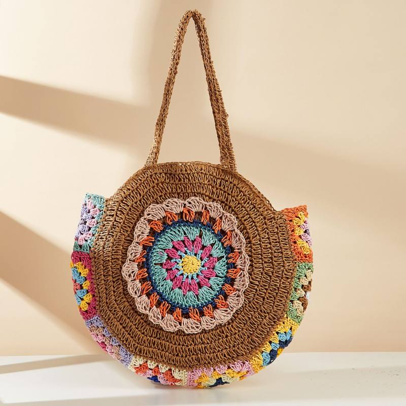 Well Tailored Bag with a Graceful Silhouette