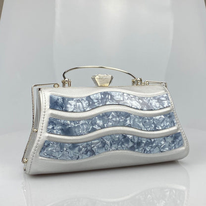 Beautifully Finished Bag in a Timeless Design