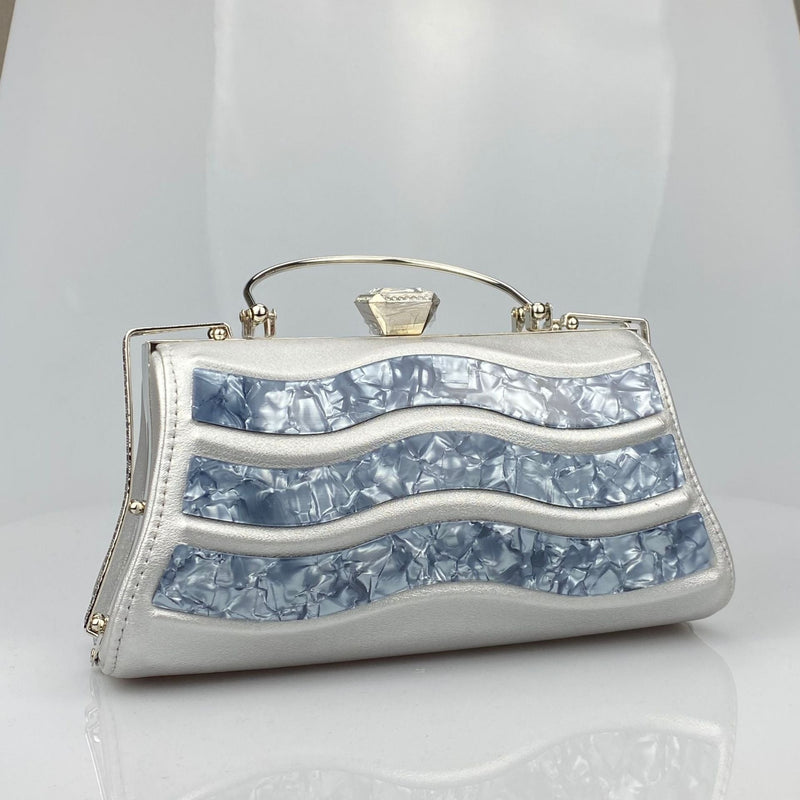 Beautifully Finished Bag in a Timeless Design