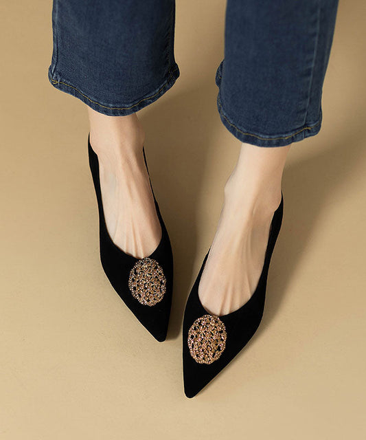 Well Tailored Heels with a Graceful Silhouette