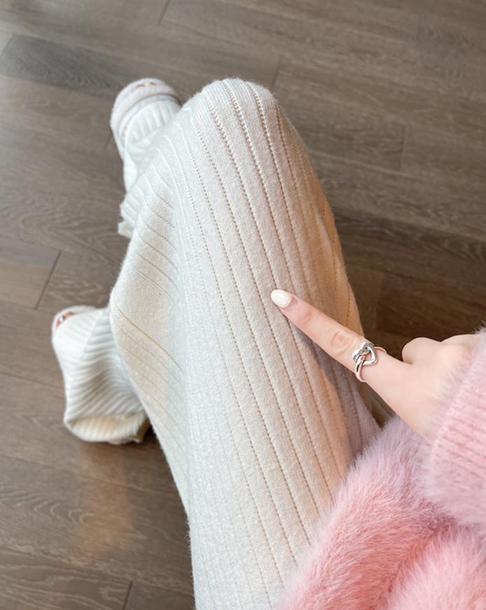 Elegantly Styled Pants for Everyday Wear
