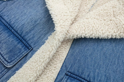 Effortlessly Elegant Coat with a Timeless Design
