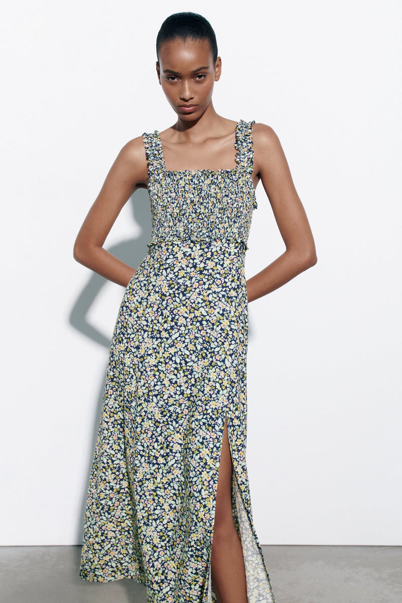 Classic Vintage Dress with a Flattering Fit