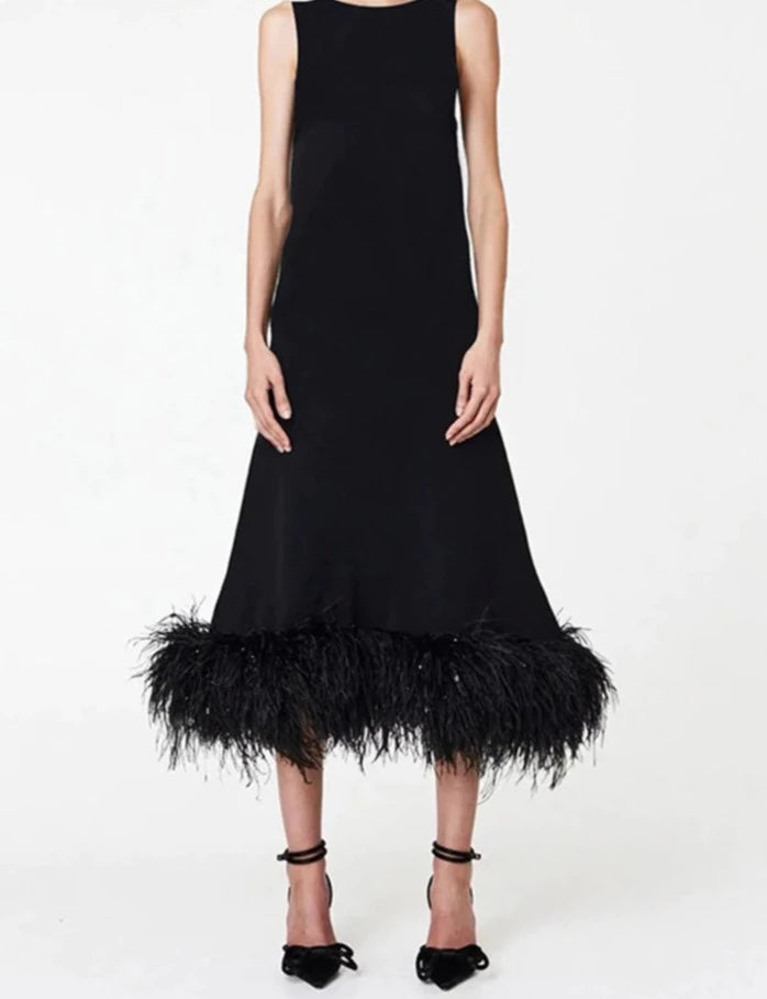 Effortlessly Elegant Dress with a Timeless Design