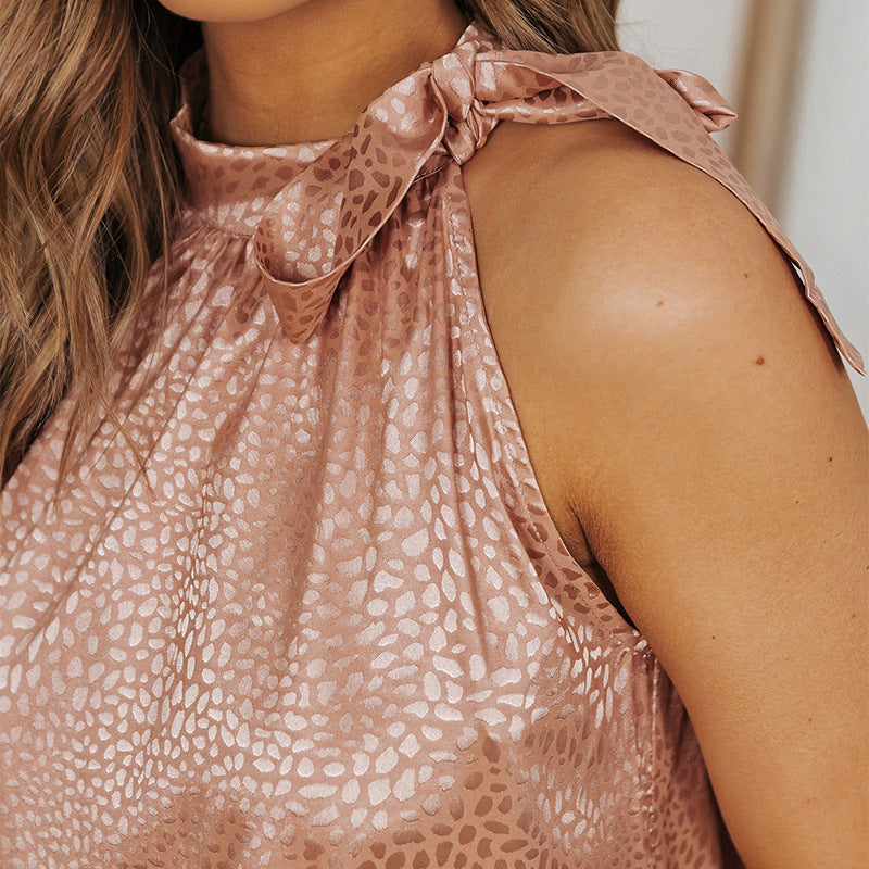 Classic Vintage Pullover with a Flattering Fit