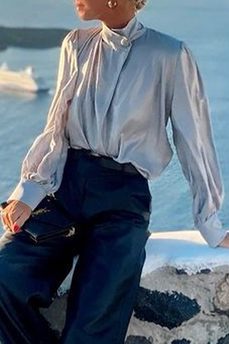 Well Tailored Blouse with a Graceful Silhouette