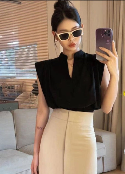 Classic Vintage & Enduringly Stylish Blouse