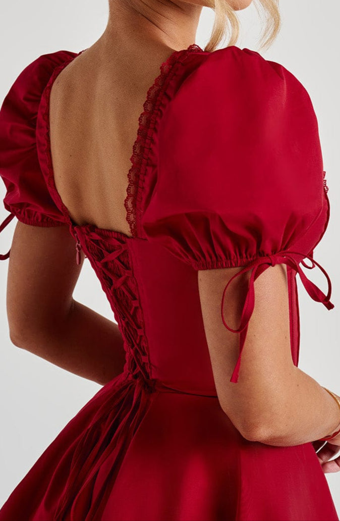 Classic Vintage Dress with a Flattering Fit
