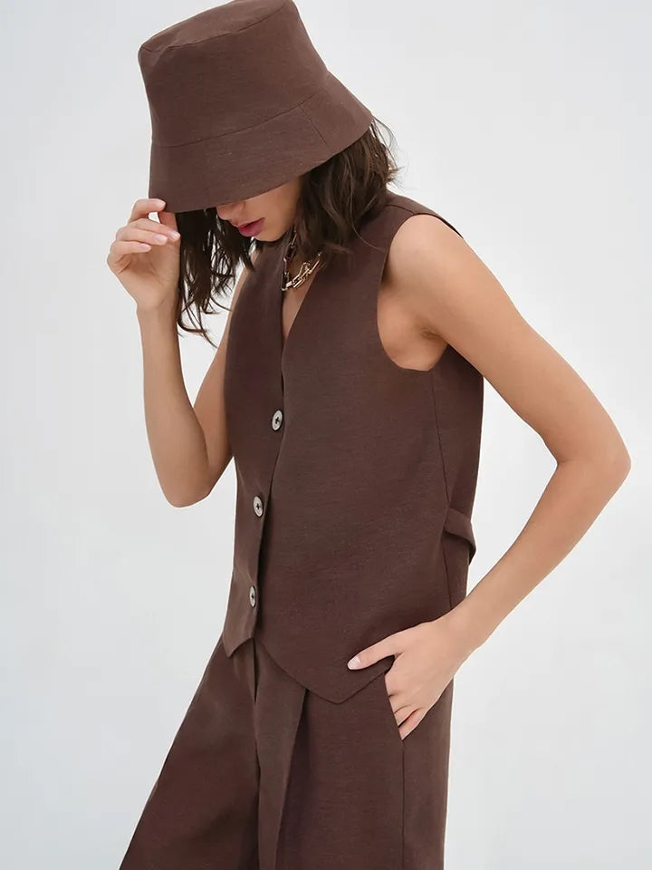 Classic Vintage Pants with a Flattering Fit