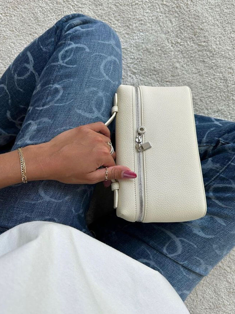 Sophisticated Bag with a Clean Classic Look