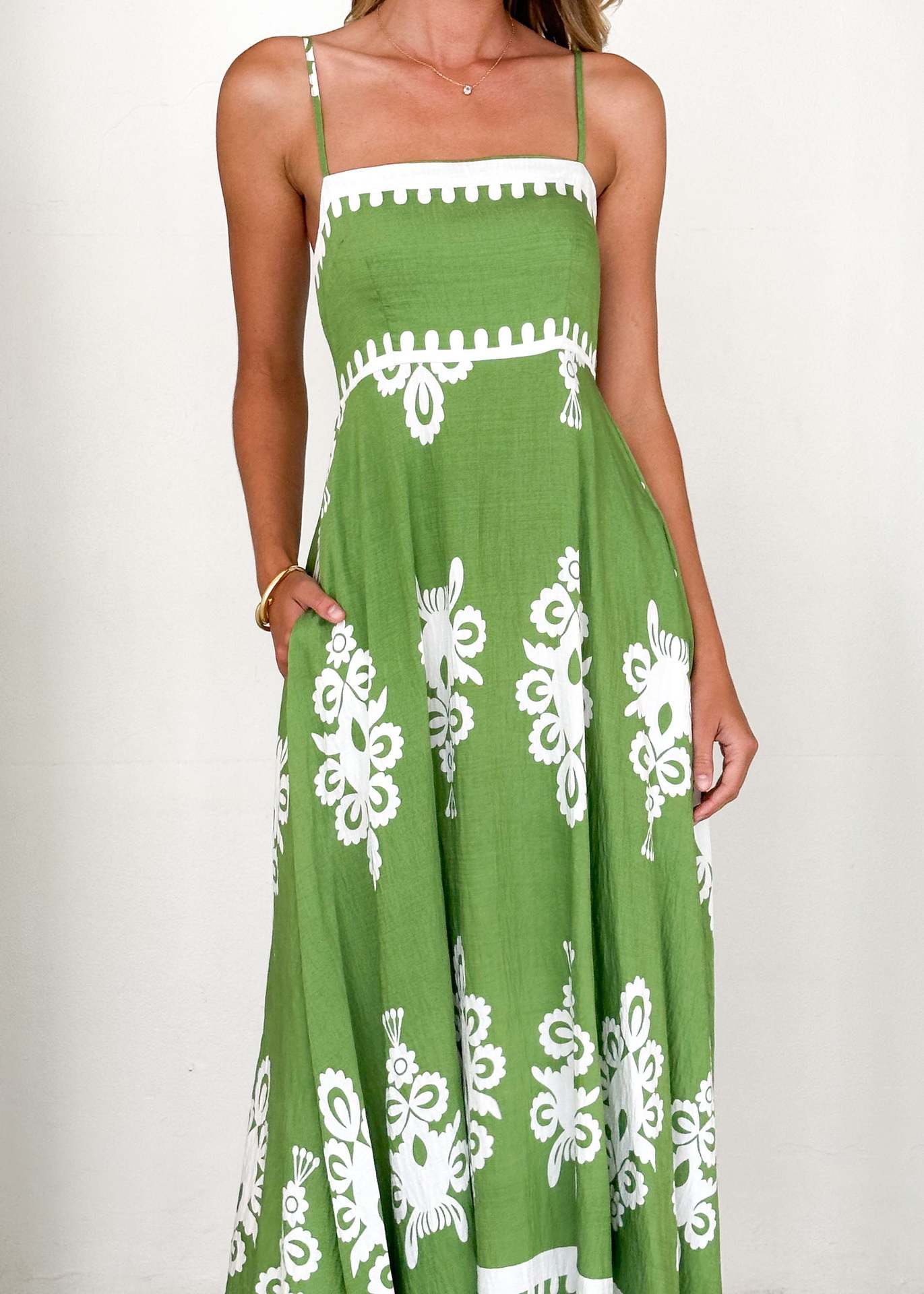 Classic Vintage Dress with a Flattering Fit