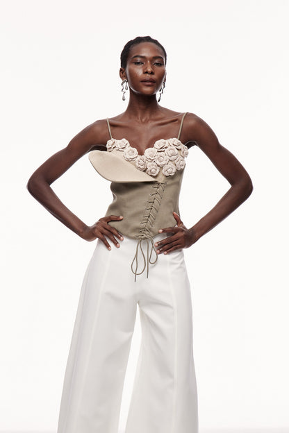 Beautifully Finished Top in a Timeless Design