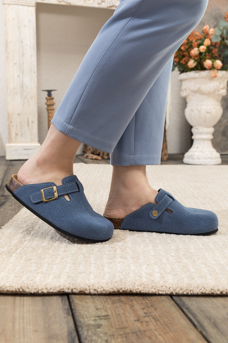 Beautifully Finished Garment in a Timeless Design