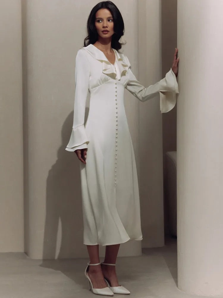 Well Tailored Dress with a Graceful Silhouette