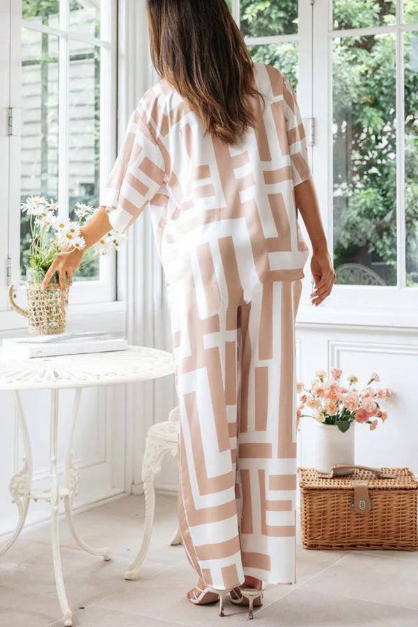 Sophisticated Blouse with a Clean Classic Look