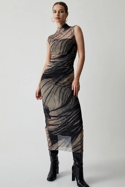 Classic Vintage Dress with a Flattering Fit