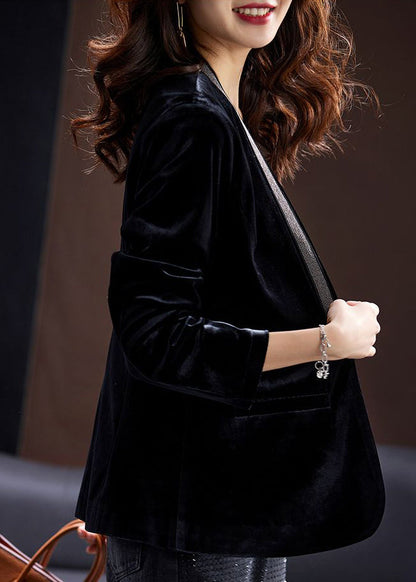 Elegantly Styled Coat for Everyday Wear
