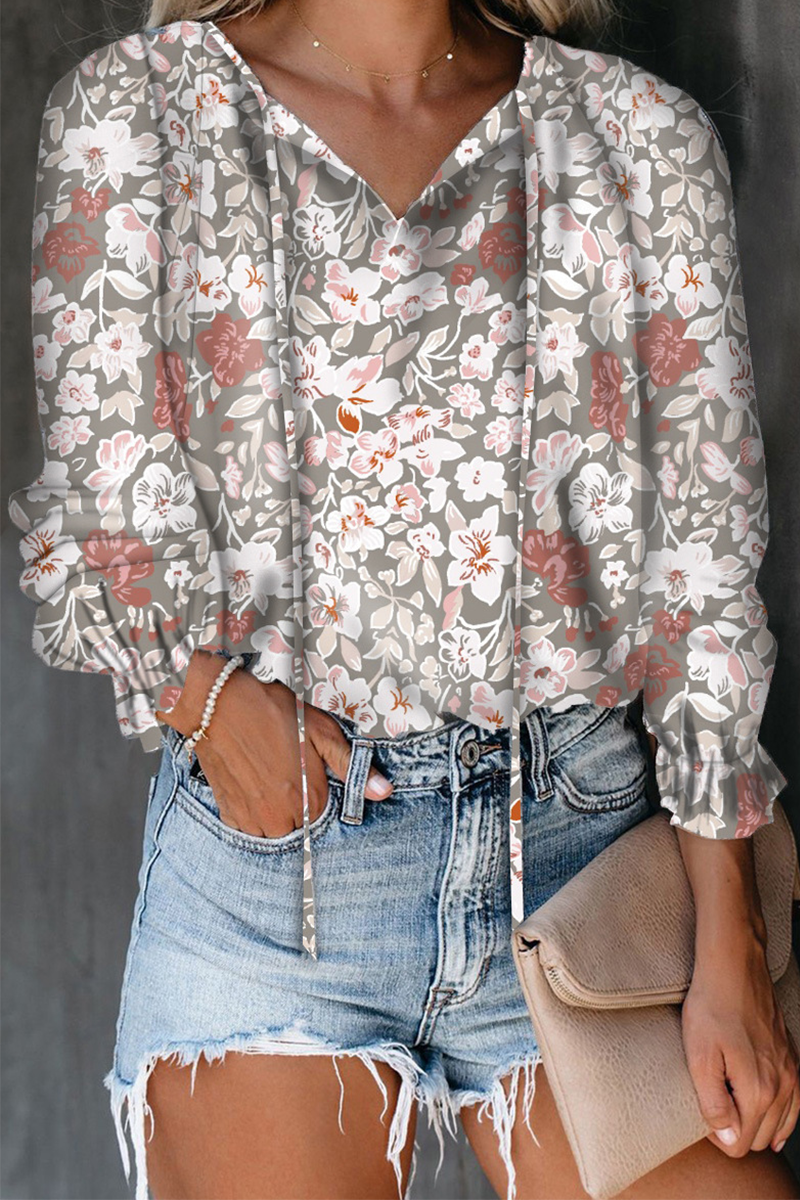Well Tailored Top with a Graceful Silhouette