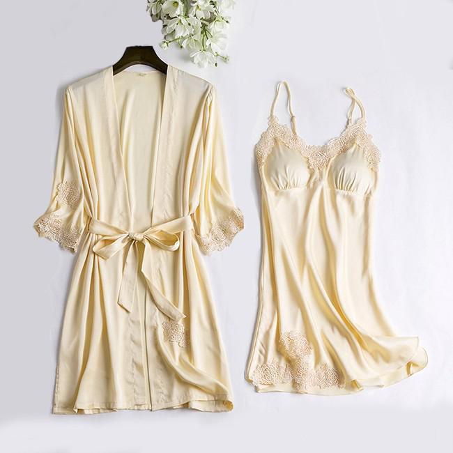 Well Tailored Garment with a Graceful Silhouette