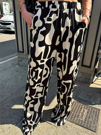 Classic Vintage Trousers with a Flattering Fit